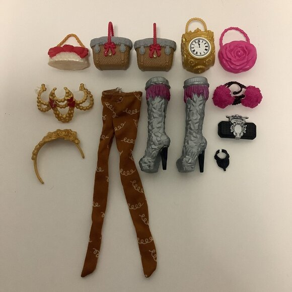 Ever After High Doll Accessories Lot Purse Bag Picnic Basket Boots Necklace - Picture 1 of 16